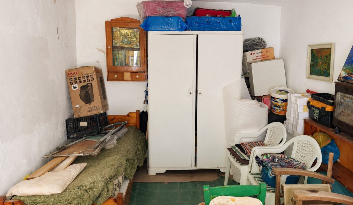 Upper floor - storage
