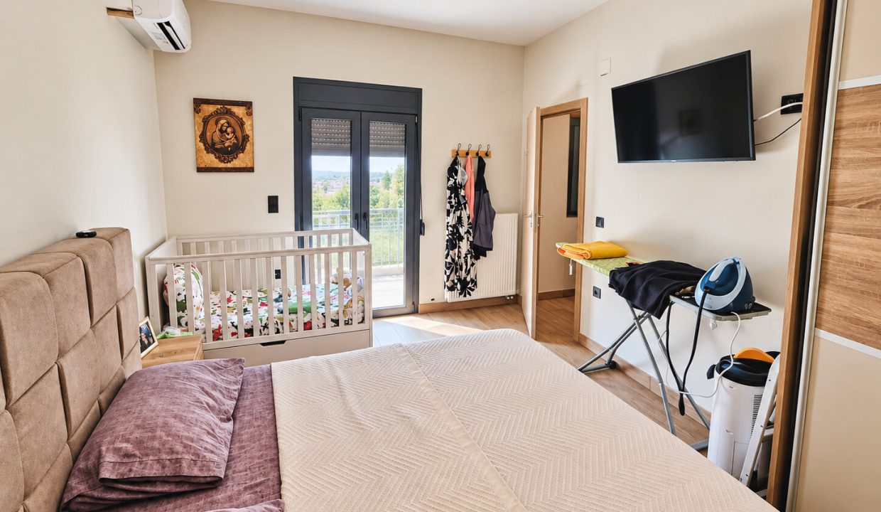 First floor - master bedroom