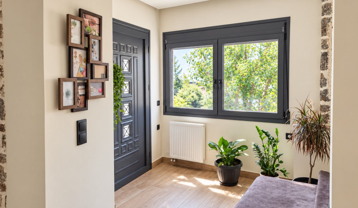 Ground floor - welcoming foyer