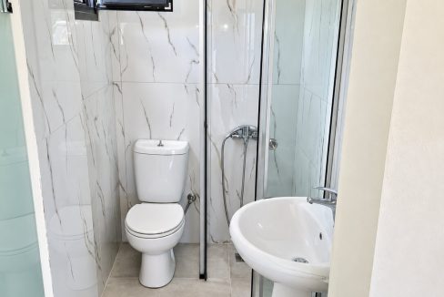 Top floor - W/C / shower room