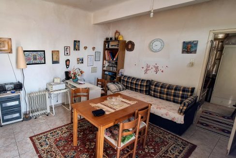 Rear building - upper floor - apartment