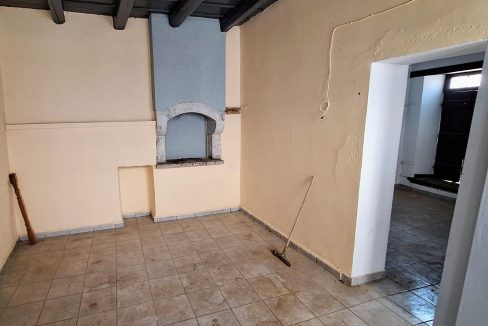 Front building - ground floor - shop 2