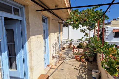 Rear building - upper floor - terrace