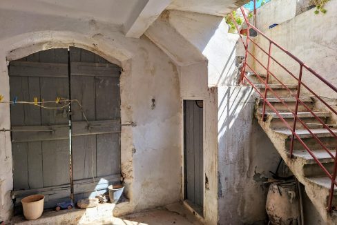 Rear building - ground floor - semi-open space