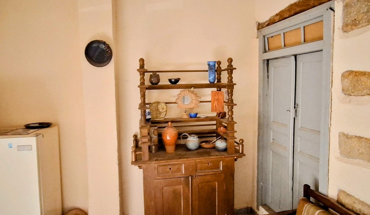 Rear building - ground floor - room 2