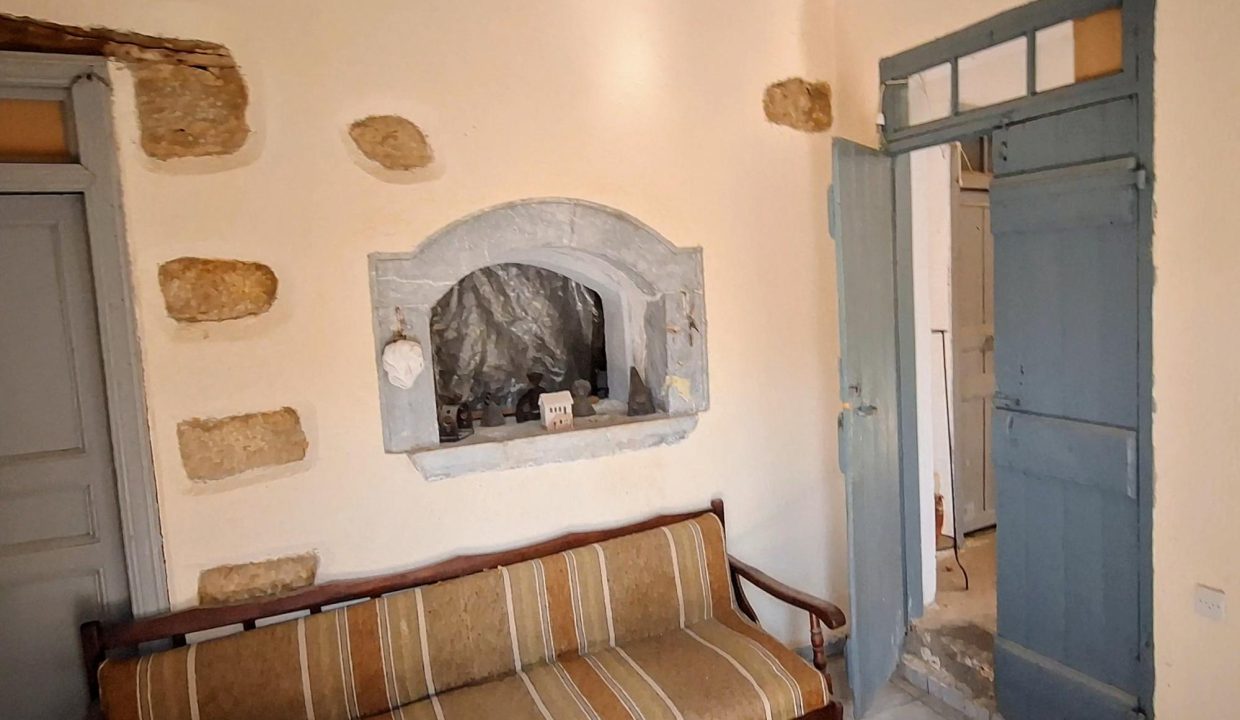 Rear building - ground floor - room 2