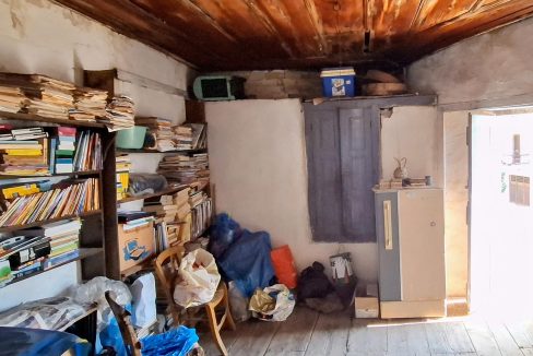 Front building - upper floor