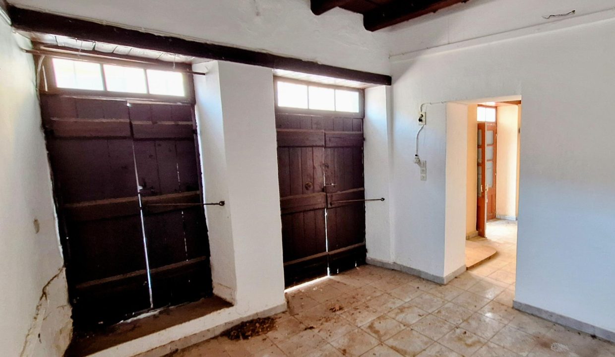 Front building - ground floor - shop 2