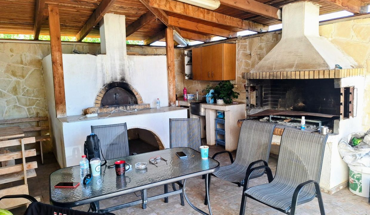 Level 1 - BBQ area