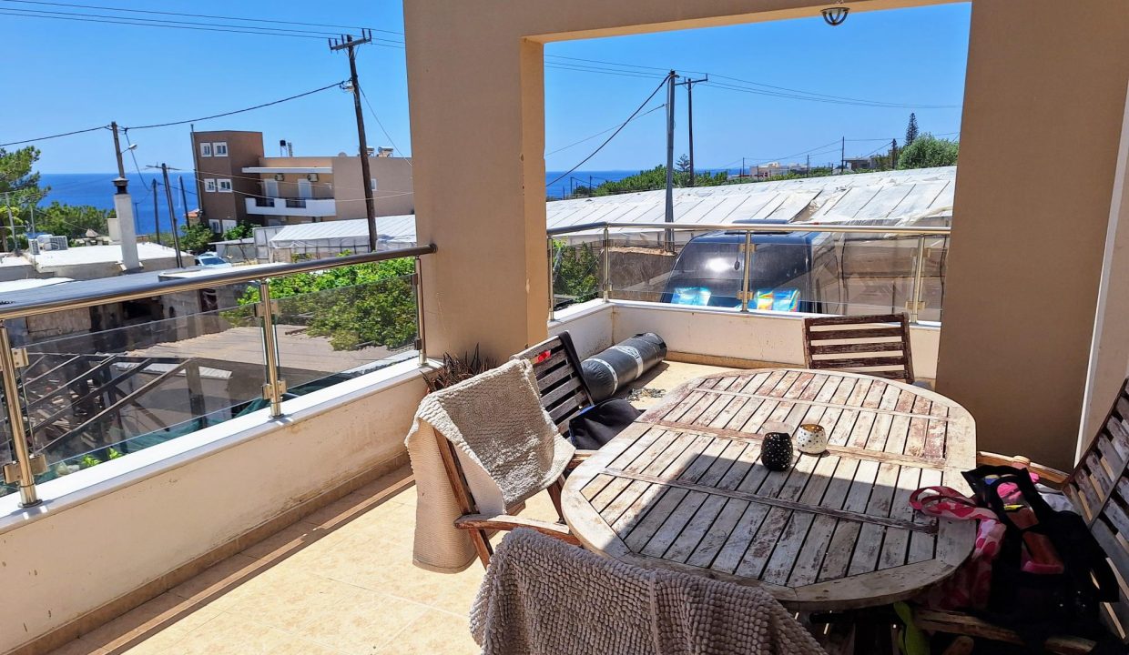 Level 2 - veranda/balcony