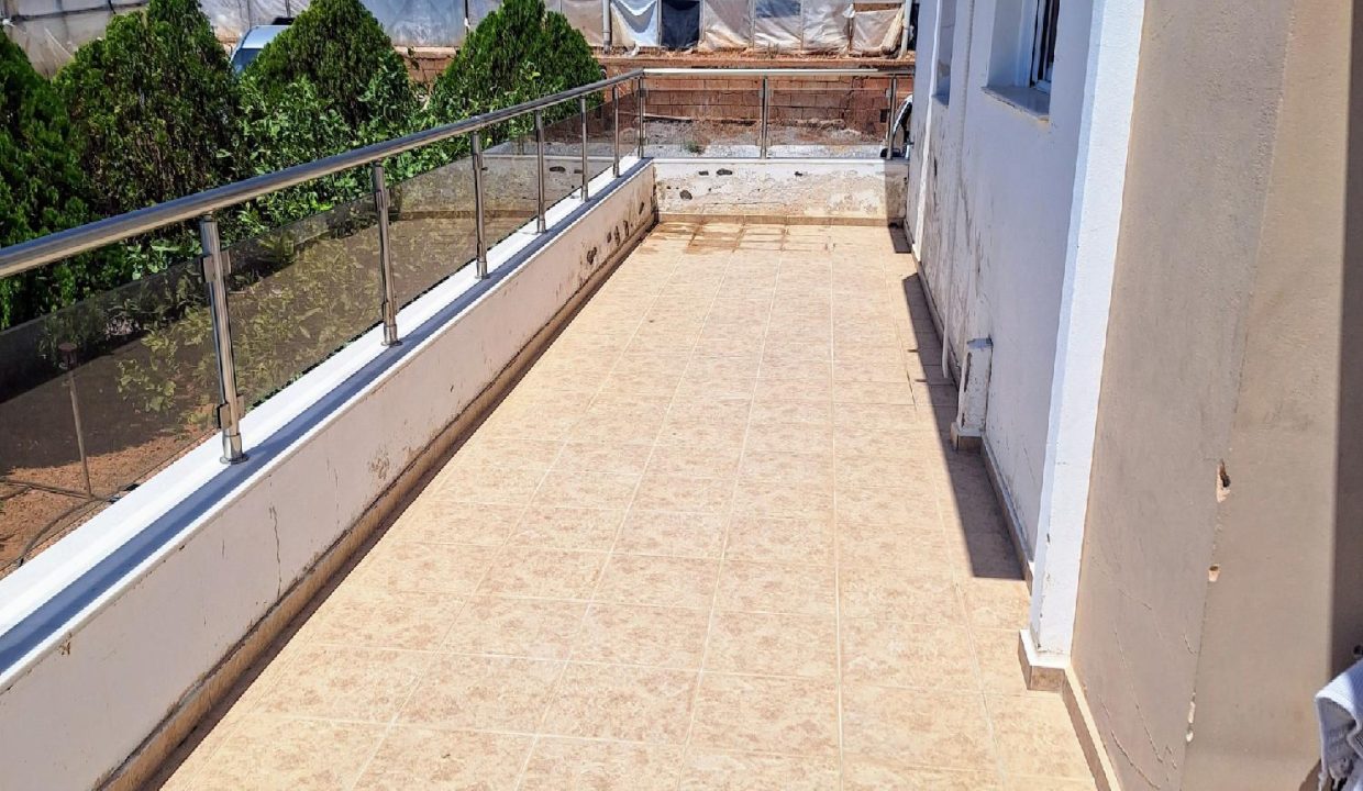 Level 2 - veranda/balcony (side)
