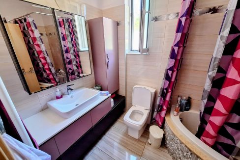 Level 3 - bathroom