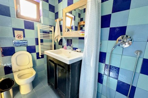 First floor / attic - bathroom