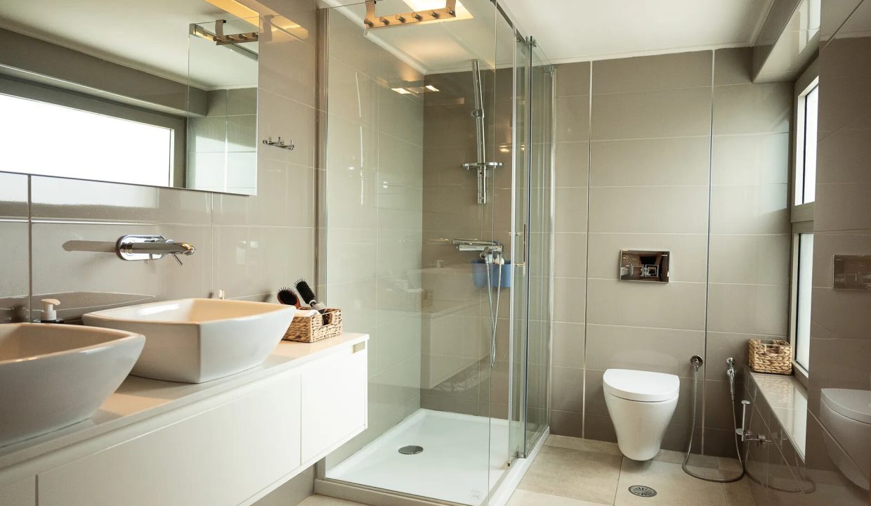 HA-H1 1st floor, bathroom (3)