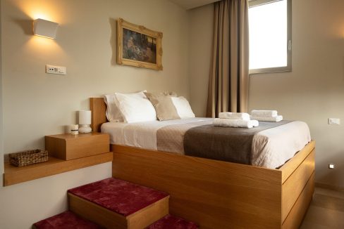 HA-H1 1st floor, bedroom 1 (1)