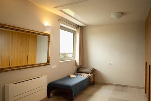 HA-H1 1st floor, bedroom 2 (3)