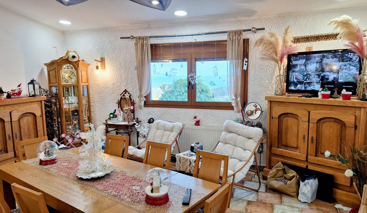 Main house - upper ground floor apartment