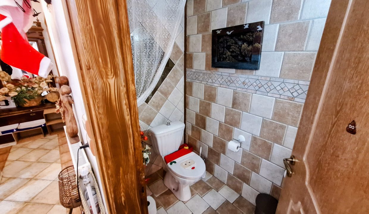 Main house - upper ground floor apartment