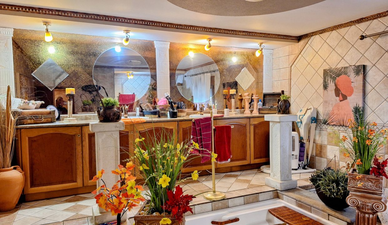Main house - upper ground floor apartment