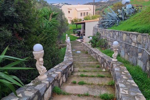 On the way down to the guest house