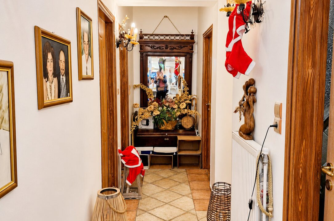 Main house - upper ground floor apartment