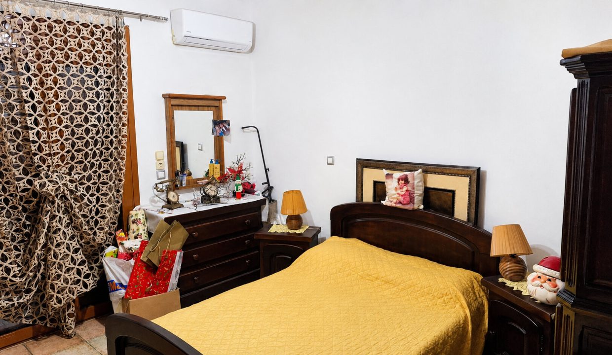 Main house - upper ground floor apartment