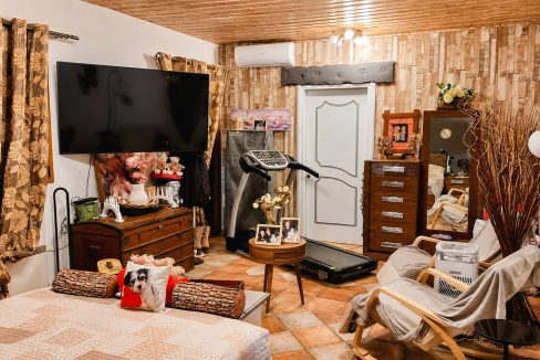 Main house - upper ground floor apartment