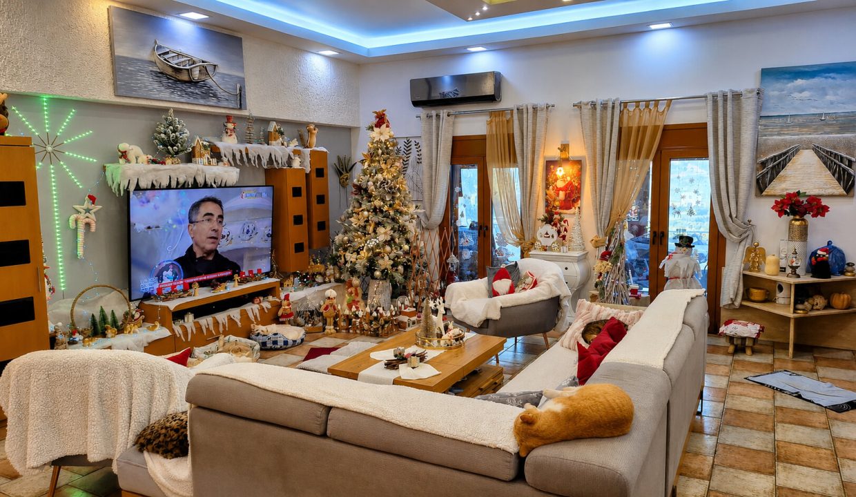 Main house - upper ground floor apartment