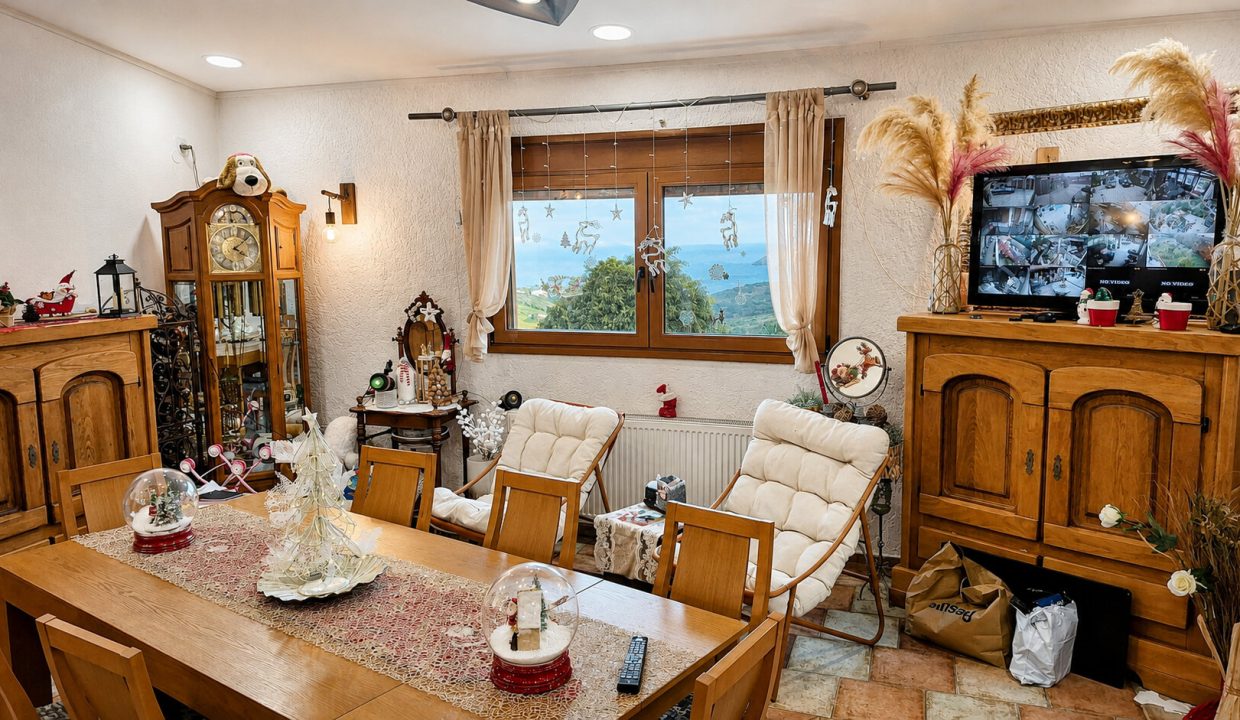 Main house - upper ground floor apartment