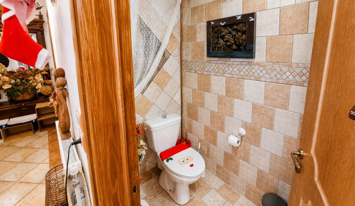 Main house - upper ground floor apartment