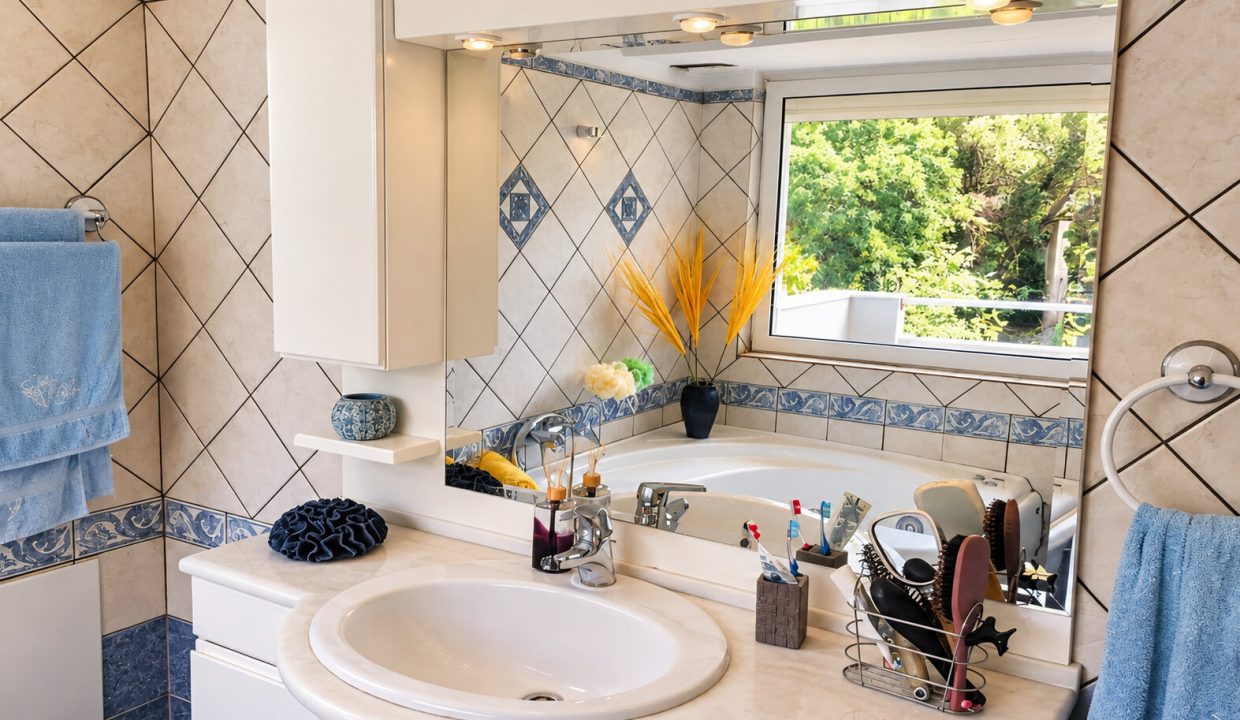 2nd floor - bathroom