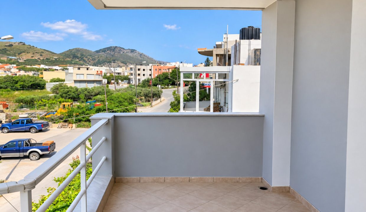 2nd floor - front balcony